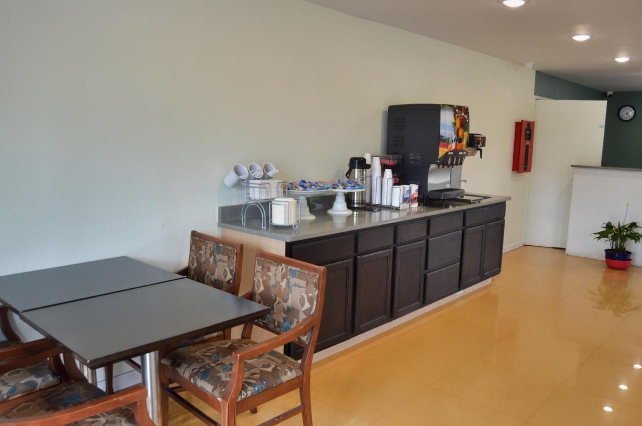 Days Inn By Wyndham Hardeeville Near Hilton Head Ngoại thất bức ảnh