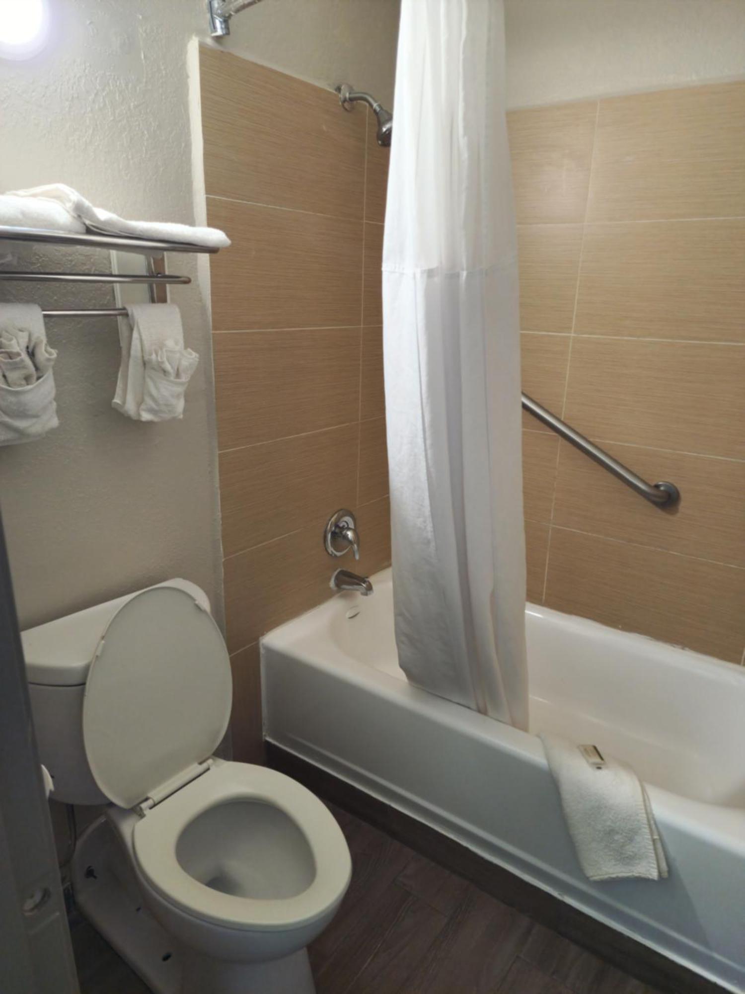 Days Inn By Wyndham Hardeeville Near Hilton Head Ngoại thất bức ảnh