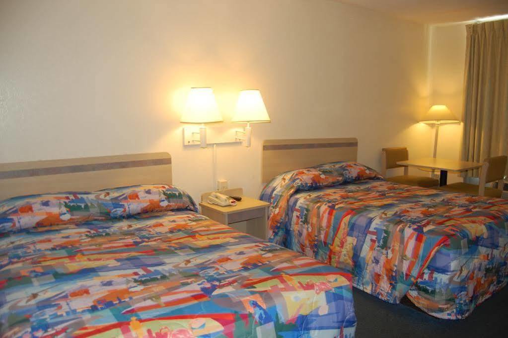 Days Inn By Wyndham Hardeeville Near Hilton Head Ngoại thất bức ảnh